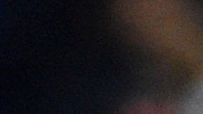 Eric Hosmer festeja tras anotar en el octavo inning.