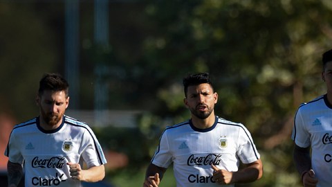 La selección de Argentina realiza la última práctica para enfrentar a Bolivia.