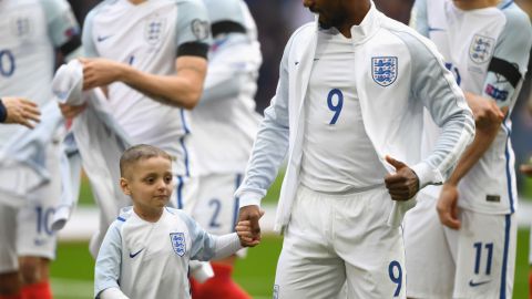 Jermain Defoe y su compromiso con un niño que lucha contra el cáncer