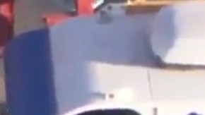 La mujer fue arrestada tras permanecer por más de dos horas en lo alto de la grúa.