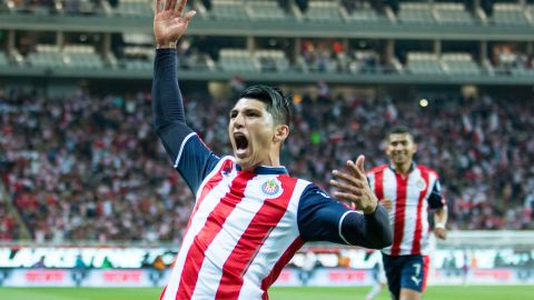 Alan Pulido marcó un doblete ante el Toluca.