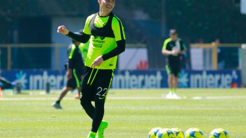 Paul Aguilar durante entrenamiento del América previo a la jornada 12.