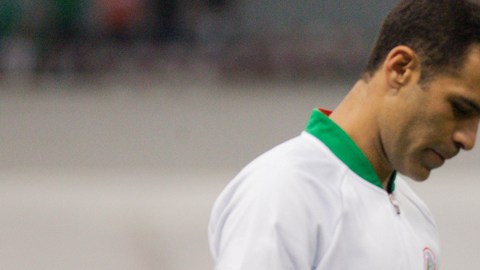 Rafael Márquez fue sometido a una intervención lumbar y seguirá en rehabilitación