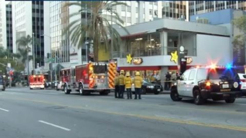 El supuesto asesino se escondía dentro de un Carl's Jr. cercano a la estación.