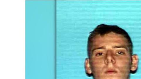 Kyle Holaday, de 26 años, es acusado de matar a su padrastro en Fresno.
