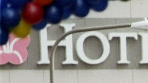 Miles de atletas de más de 60 países participan en el Maratón de Los Angeles.