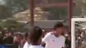 Maradona intentó repetir la "Mano de Dios"