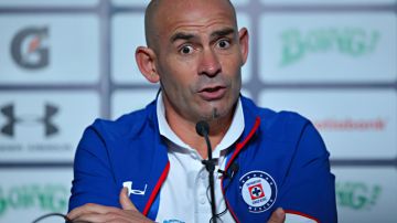 El técnico del Cruz Azul, Paco Jemez, compartió su preocupación por la crisis celeste.