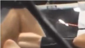 Peleador reta a una mujer, sin pensar en las consecuencias