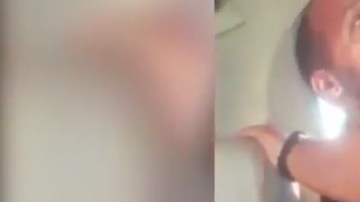 Una puerta del avión del Racing se abrió antes de despegar.