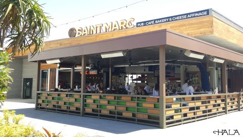 El restaurante Saint Marc Pub-Café ofició una disculpa.