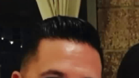 Rudy Trujillo (centro) se encuentra hospitalizado tras el incidente violento.