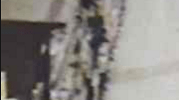 Las autoridades están en busca de este hombre.