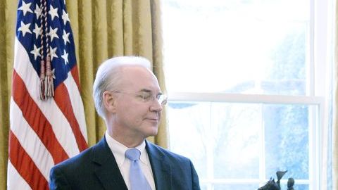 El Presidente Donald Trump comenta sobre el revés en su agenda para derrocar Obamacare.