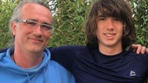 Andre Zuczek (centro), de 15 años, murió tras caer del tercer piso de un edificio.