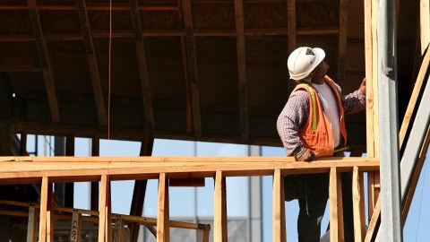 En Estados Unidos, los trabajadores de construcción hoy ganan $5 menos por hora que en los años 70.