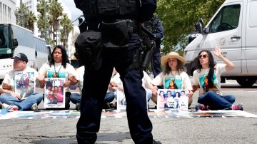 Activistas de San Diego protestan contra las deportaciones en abril de 2017.