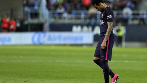 Neymar se lamenta tras irse expulsado