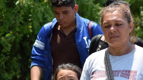 Iris atravieza México rumbo a EEUU.