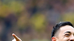 Marco Fabián marcó un golazo, en la derrota del Eintracht Frankfurt con el Borussia Dortmund.