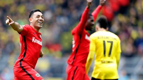 Marco Fabián marcó un golazo, en la derrota del Eintracht Frankfurt con el Borussia Dortmund.