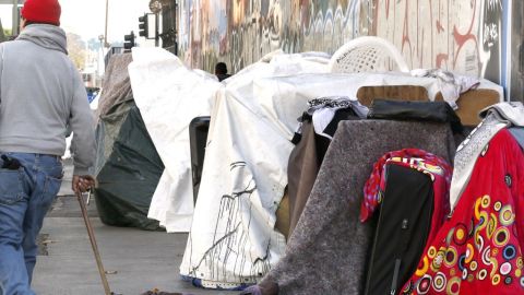 Muchos de los jóvenes desamparados antes vivían en hogares de crianza.