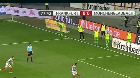 Marco Fabián falló un penal con el Eintracht Frankfurt