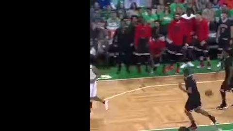 Marcus Smart perdió la razón frente a los fans de Boston