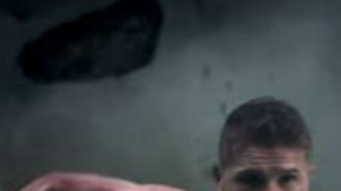 El muro fronterizo aparece en comercial de la pelea