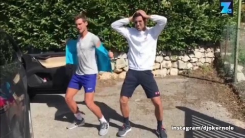 El serbio se une a la euforia de este tema musical