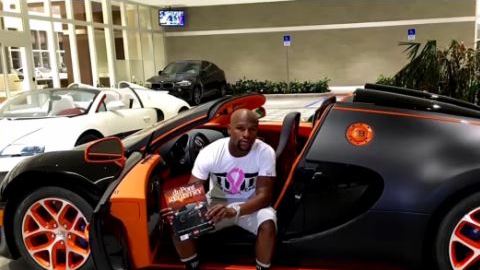 Mayweather está vendiendo sus autos de lujo