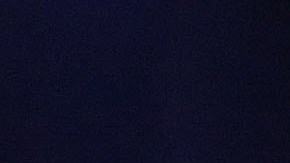 The Undertaker toma por el cuello a Brock Lesnar, quien lo derrotó por primera vez en WrestleMania 30