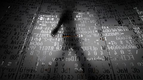 El Universal Forensic Extraction (UFED) tiene la capacidad de romper los bloqueos y los protocolos de seguridad de cualquier dispositivo móvil, permitiendo la descarga de toda su información