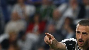 Bonucci se enfrentó con un compañero por Messi