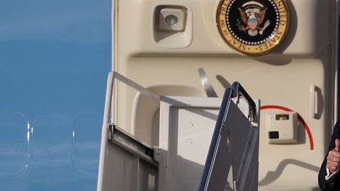 Donald Trump llega a Palm Beach para pasar el fin de semana de Pascua en Mar-a-Lago.