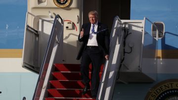 Donald Trump llega a Palm Beach para pasar el fin de semana de Pascua en Mar-a-Lago.