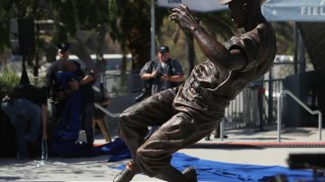 Estatua de Jackie Robinson, la primera en el Dodger Stadium.