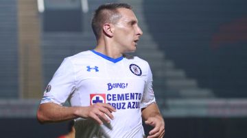 El "Chaco" Giménez fut titular con Cruz Azul en la derrota frente a Veracruz.