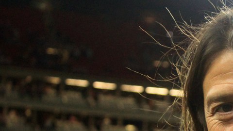 Matías Almeyda presume la medalla de campeón de la Copa MX