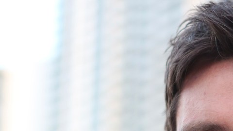 El actor Julián Gil participará en la serie de Silvia Pinal