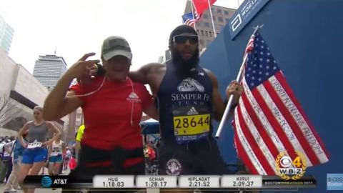 El marine acabó la maratón en un tiempo de 5 horas