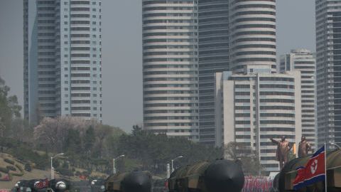El "lanzamiento fallido" del misil sucedió un día después de un enorme despliegue militar en Corea del Norte.