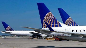 United Airlines emplea alrededor de 1,200 personas en el área de Houston.