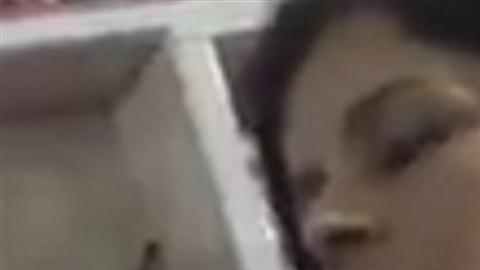 El disparo rozó la mandíbula de la mujer. Captura de pantalla