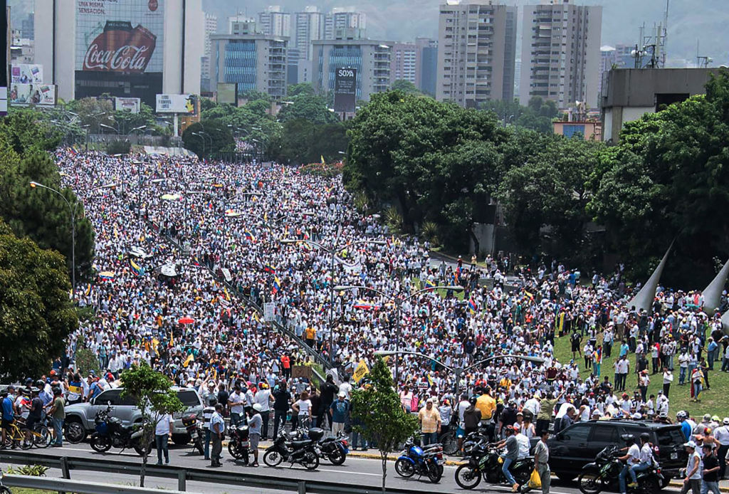 Venezuela ya son dos los jóvenes muertos en las protestas contra el