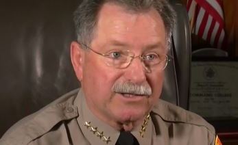 Donny Youngblood lleva más de 30 años trabajando en el Departamento del Sheriff.