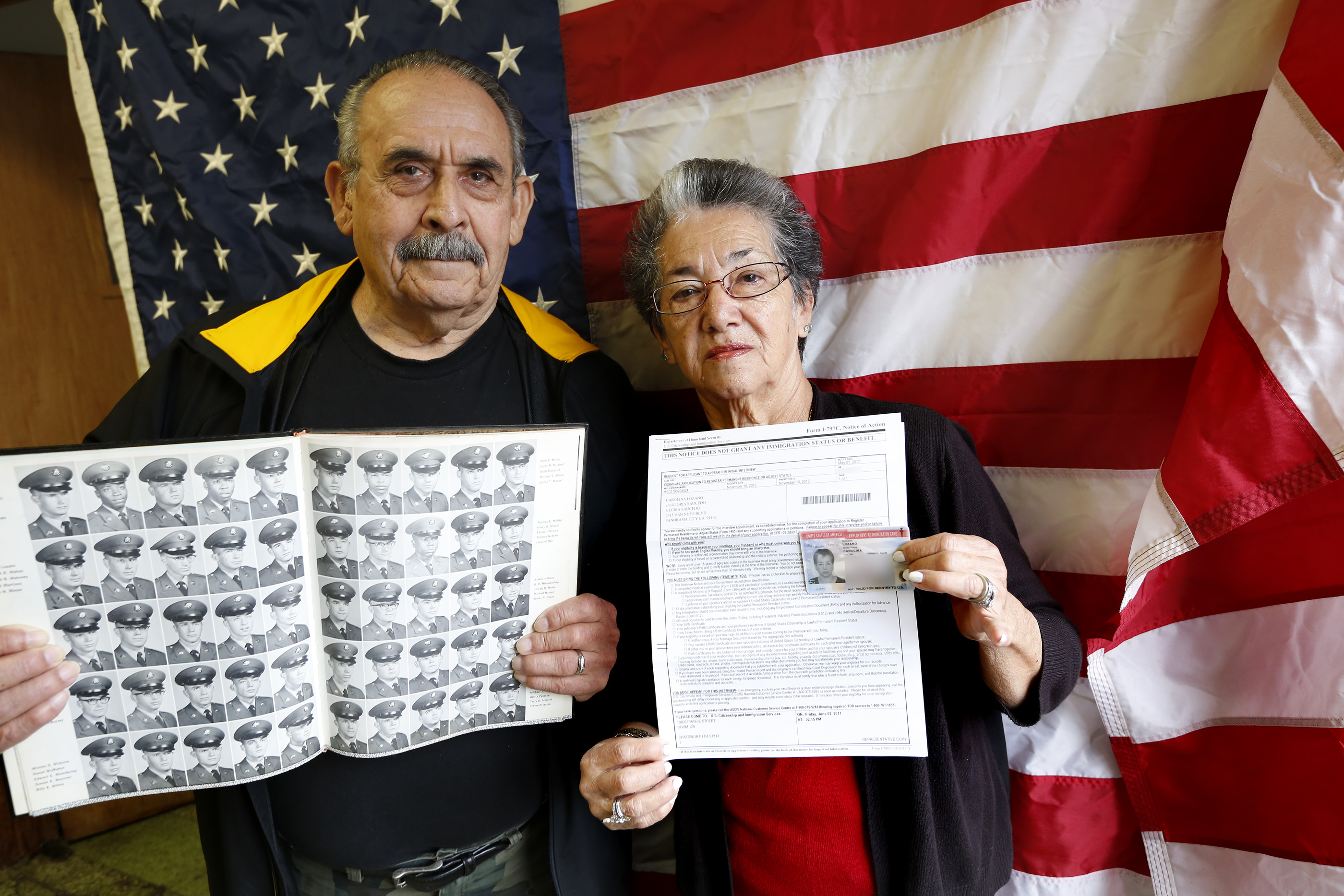 Carolina Lozano obtuvo su residencia en EE UU y su permiso de trabajo gracias a una petición de su esposo, el veterano de Vietnam Felipe Lozano. (Photo Aurelia Ventura/La Opinion)