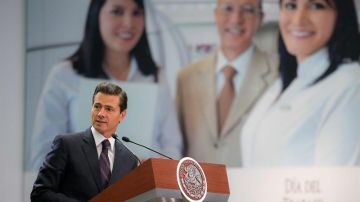 Peña Nieto presume de buenos datos de empleo tras un inicio de año incierto