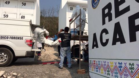 Inhuman en fosa común 32 cuerpos hallados en funeraria de Acapulco