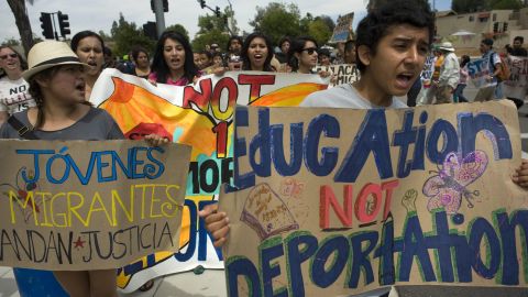 CARAVANA PARA PEDIR AL GOBERNADOR DE CALIFORNIA QUE APRUEBE ACTA DE CONFIANZA